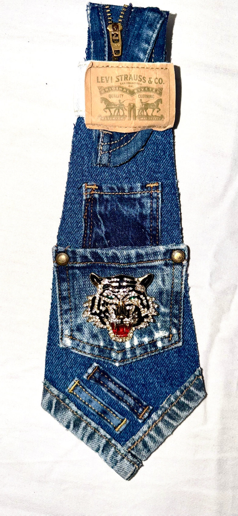 Tiger Zip Levi’s Tye